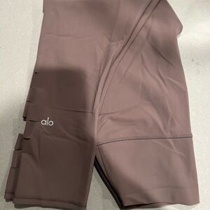 Alo Sliced Capri Leggings